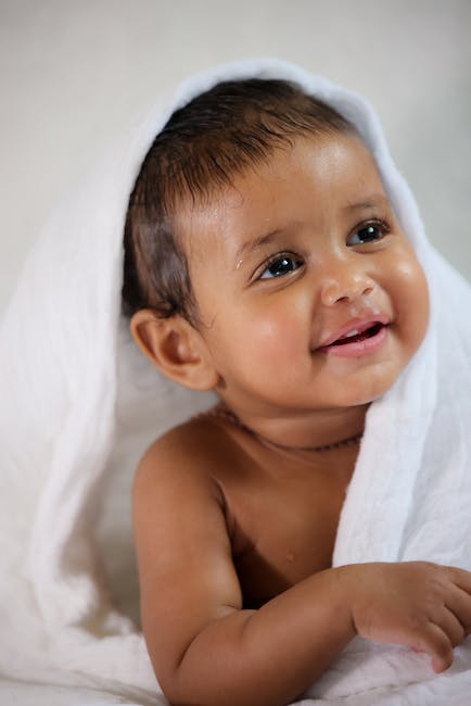 Dolne jedynki u niemowlaka: Jak rozpoznać ząbkowanie po wyglądzie dziąseł? Zdjęcia porównawcze